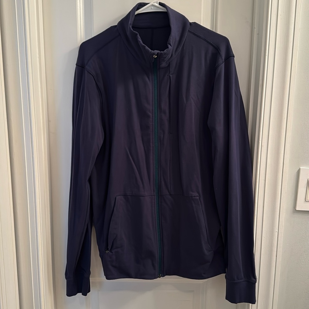 Lululemon Men’s sojourn jacket